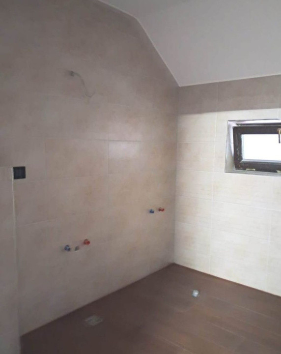 Casa 5 camere 160mputili,spre vanzare in Sura Mica