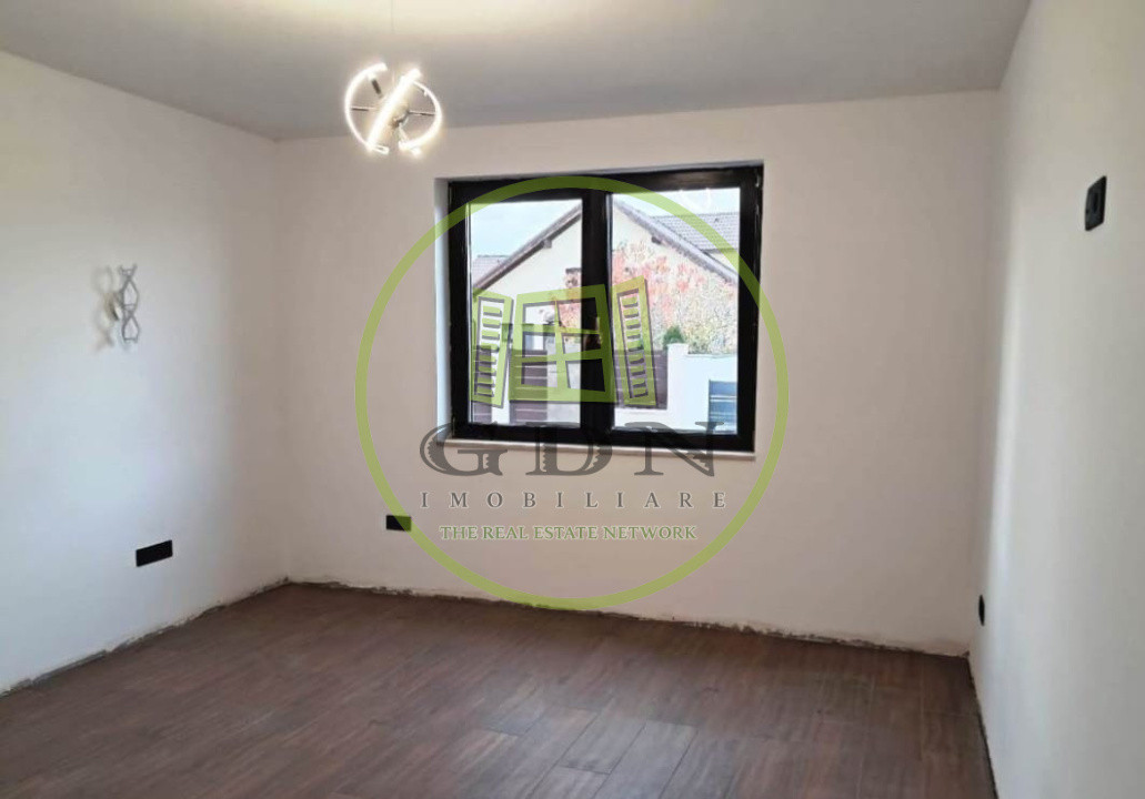 Casa 5 camere 160mputili,spre vanzare in Sura Mica