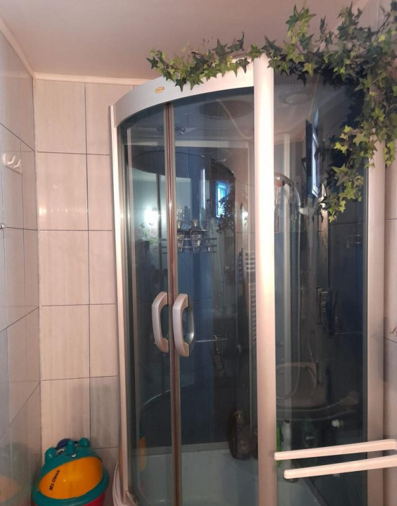 De vânzare – Vilă spațioasă cu 9 camere și teren 400 mp –Zona Turnișor