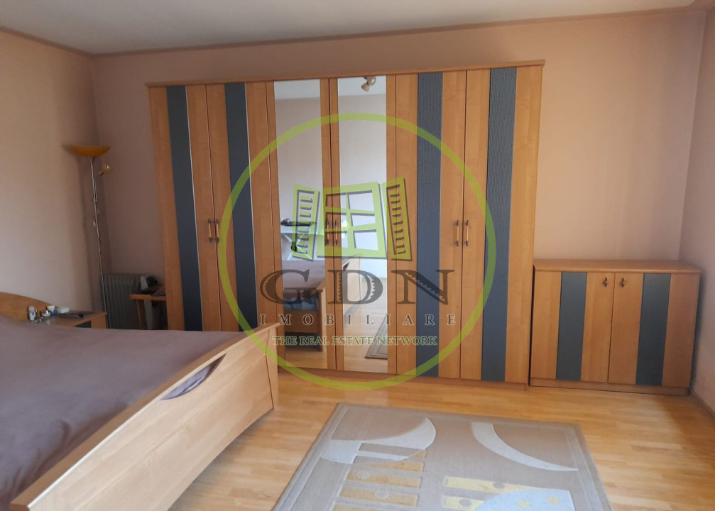 De vânzare – Vilă spațioasă cu 9 camere și teren 400 mp –Zona Turnișor