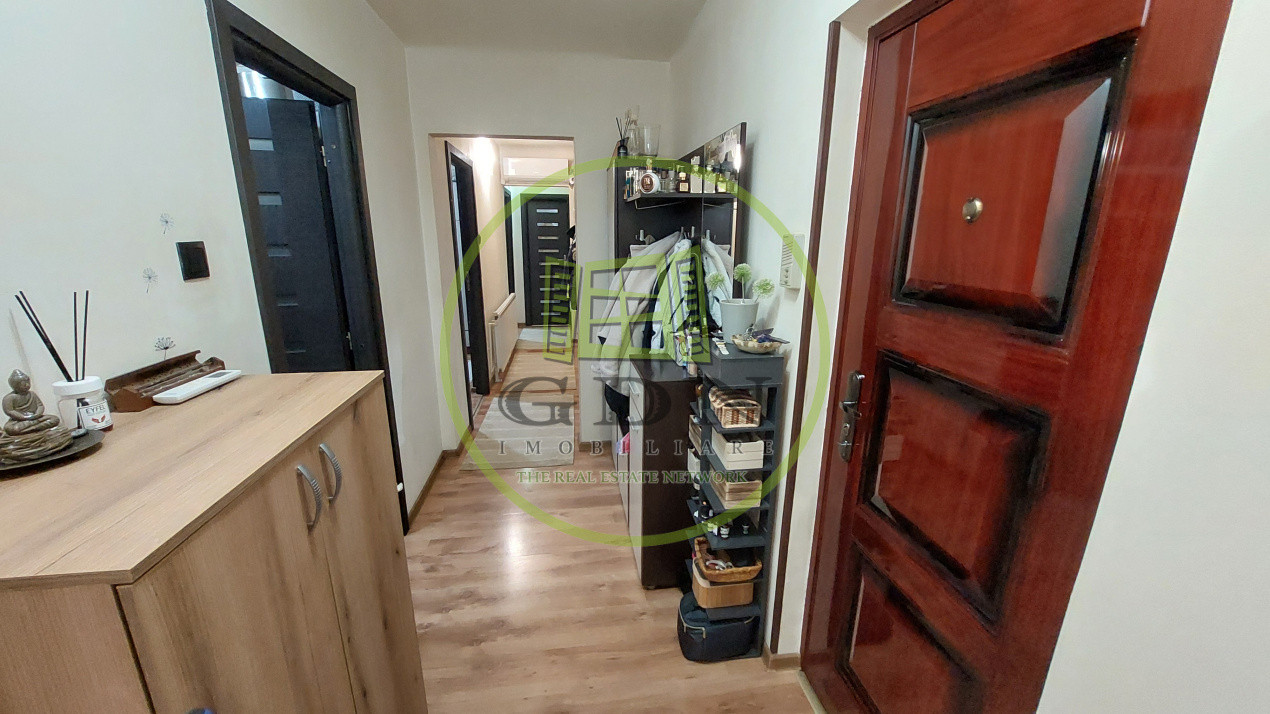 Apartament 3 camere, decomandat, parter, 66.8 mp, Craiovita Noua, zona Niela