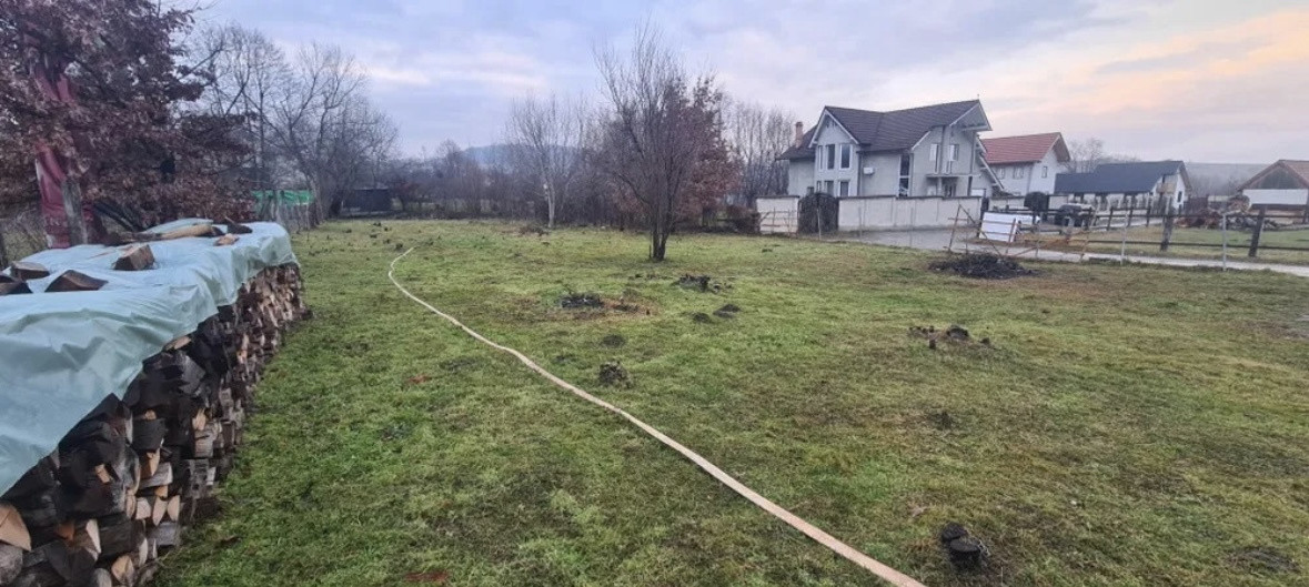 Teren intravilan | 500 mp autorizație de construcți-de vânzare –Tocile