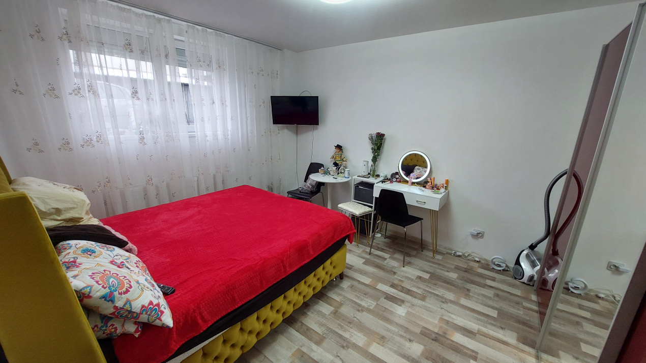 Garsoniera decomandata, 32 mp, Brazda zona Regia de Tutun