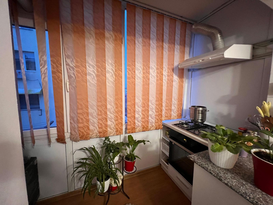 Garsoniera decomandata, 42.64 mp, Craiovita Noua, zona Promenada