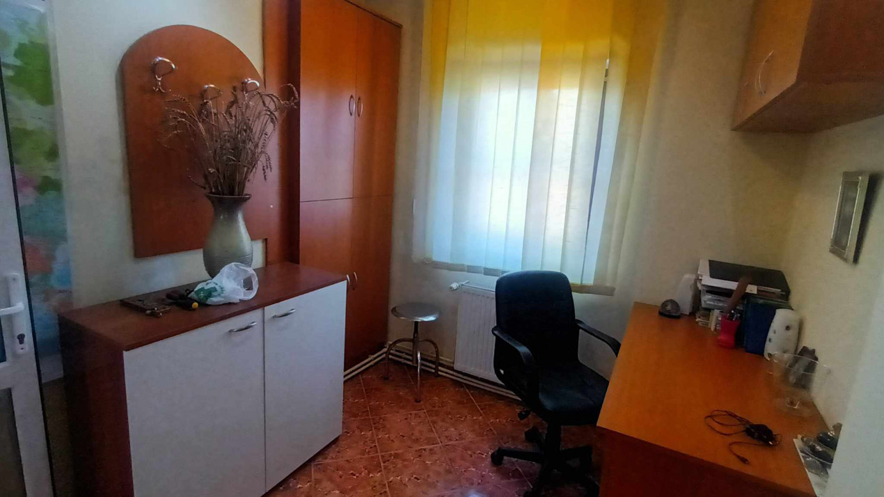 Apartament 4 camere cu posibilitate de separare in 2 apartamente, zona Turnisor