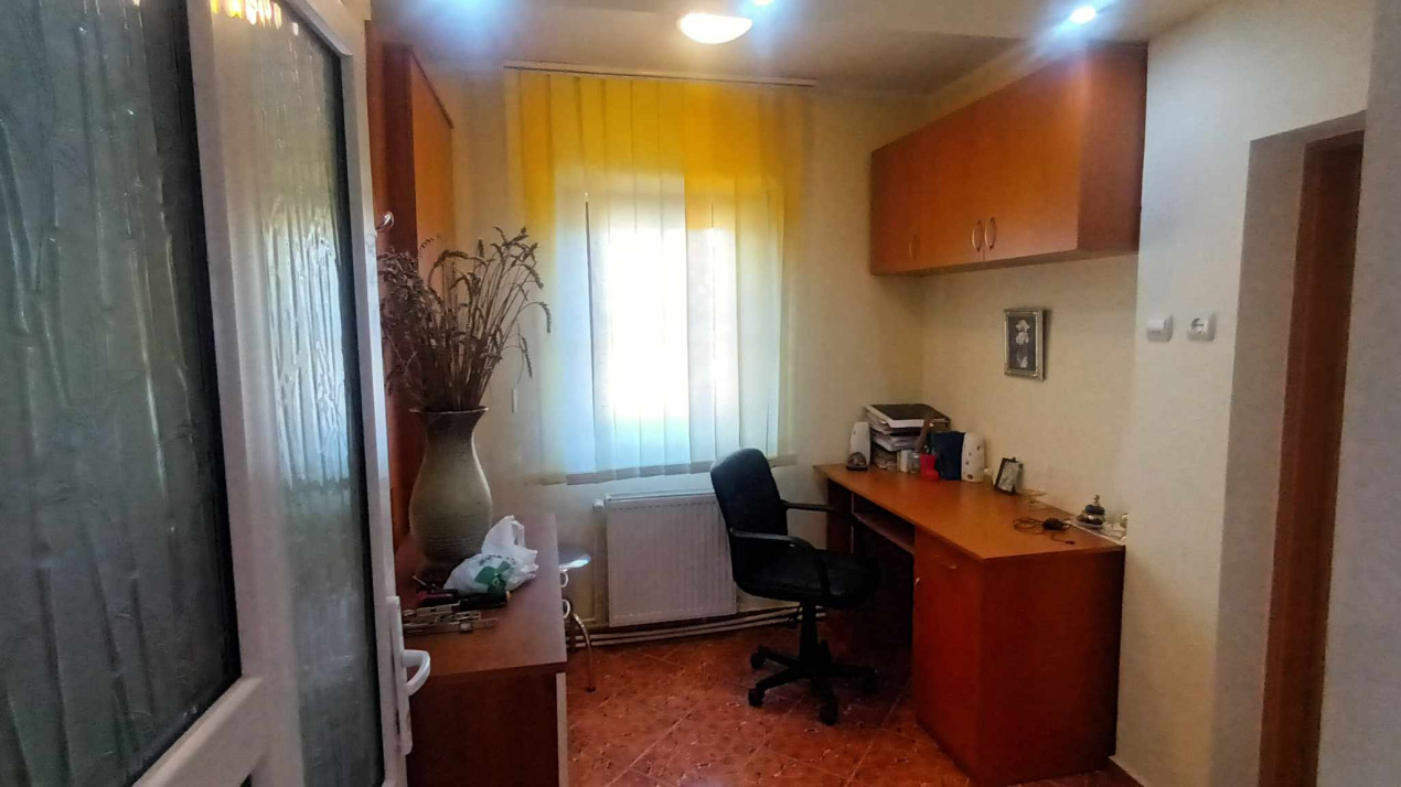 Apartament 4 camere cu posibilitate de separare in 2 apartamente, zona Turnisor