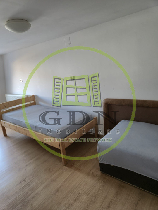 Casa de închiriat  4  camere zona Parcul Sub Arini 