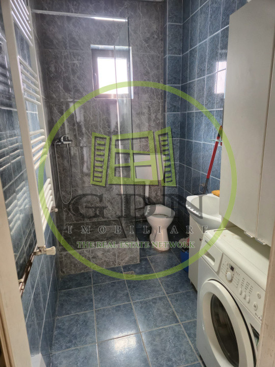 Casa de închiriat  4  camere zona Parcul Sub Arini 