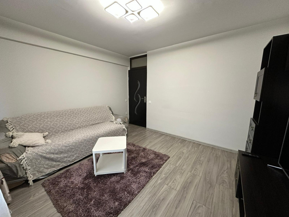 Apartament doua camere, 45mp, cartier 1 Mai, zona Liceul Marin Sorescu