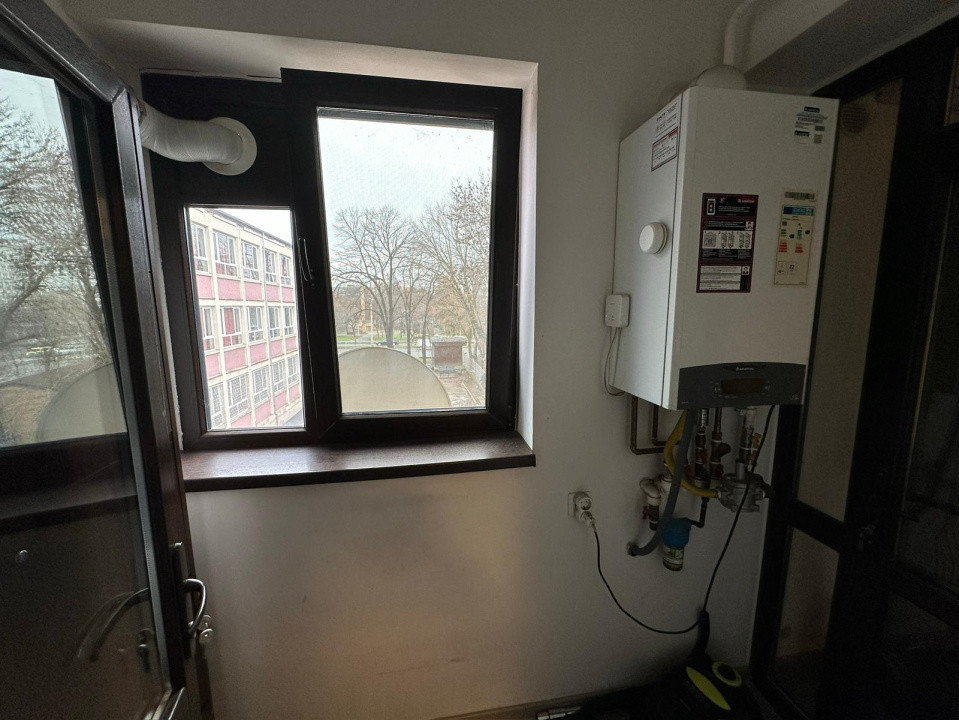 Apartament doua camere, 45mp, cartier 1 Mai, zona Liceul Marin Sorescu