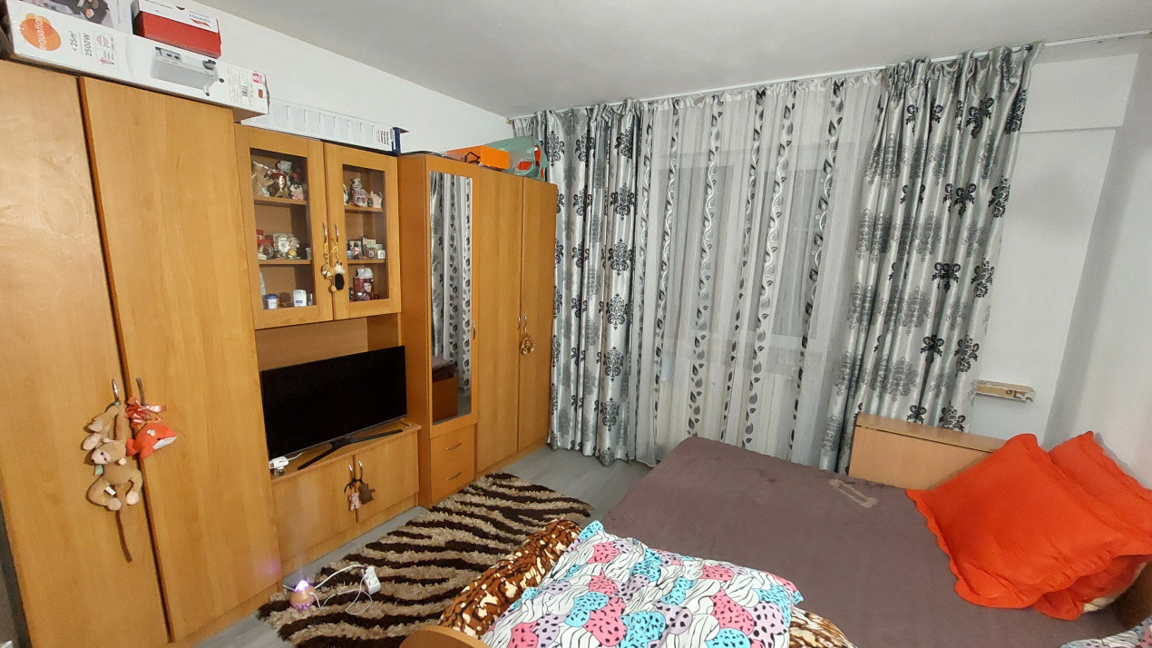 Camera de camin, 20mp, etajul 3, cartier Sarari, zona Liceul Henri Coanda