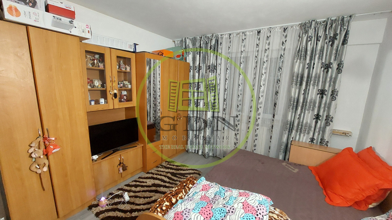 Camera de camin, 20mp, etajul 3, cartier Sarari, zona Liceul Henri Coanda