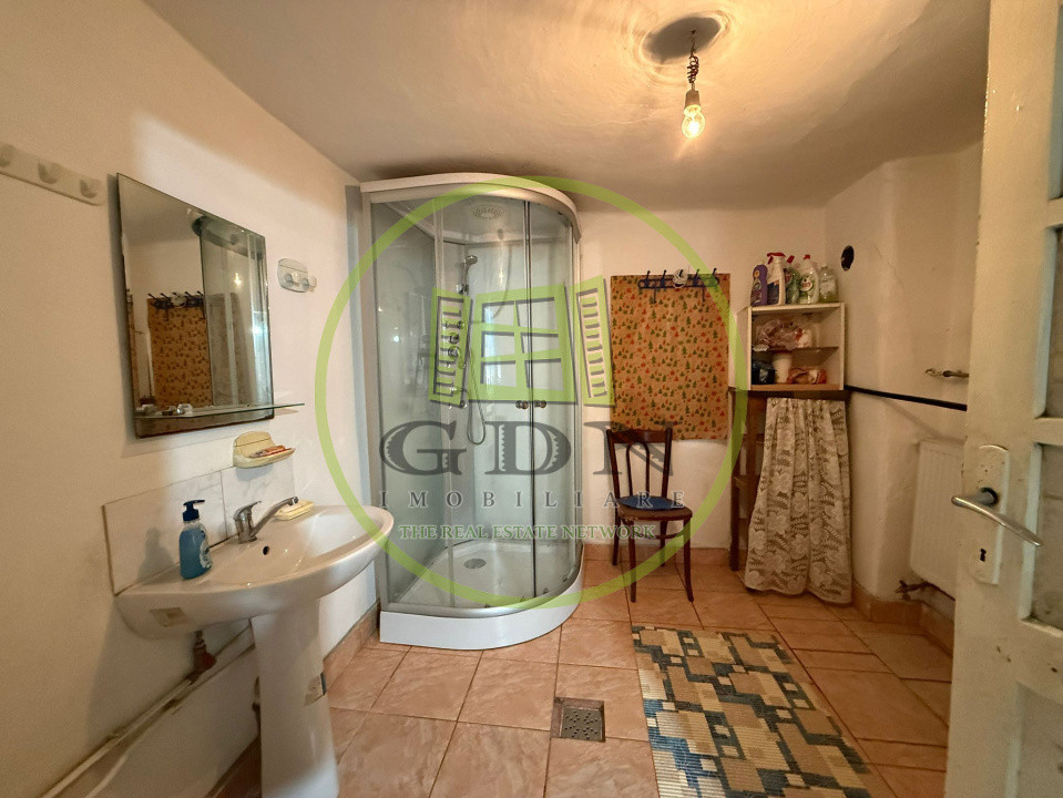 Casa parter, 700 MP teren, 50 MP utili, Craiova, cartier Bariera Valcii