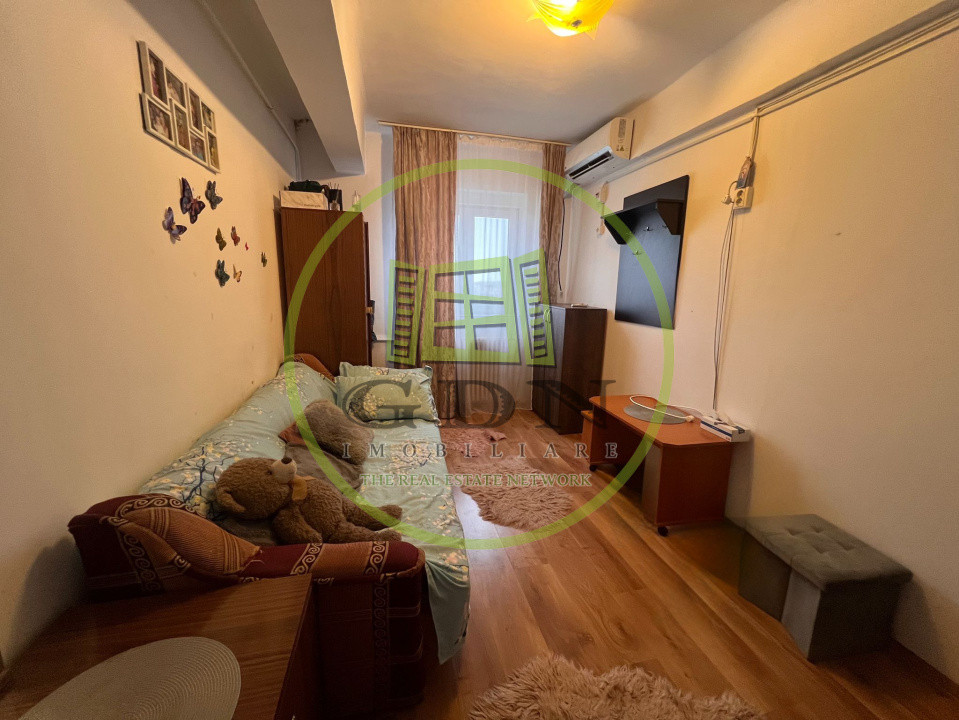 Camera de camin, 16.62mp, cartier Sarari, zona Spitalul Militar