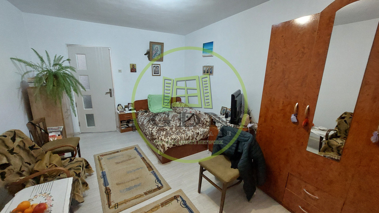 Garsoniera decomandata, etajul 8, Calea Bucuresti zona Rotonda