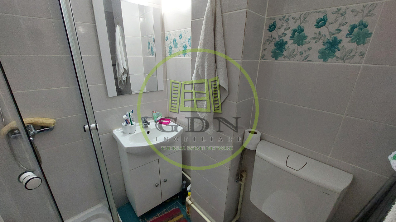 Garsoniera decomandata, etajul 8, Calea Bucuresti zona Rotonda