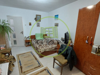 Garsoniera decomandata, etajul 8, Calea Bucuresti zona Rotonda