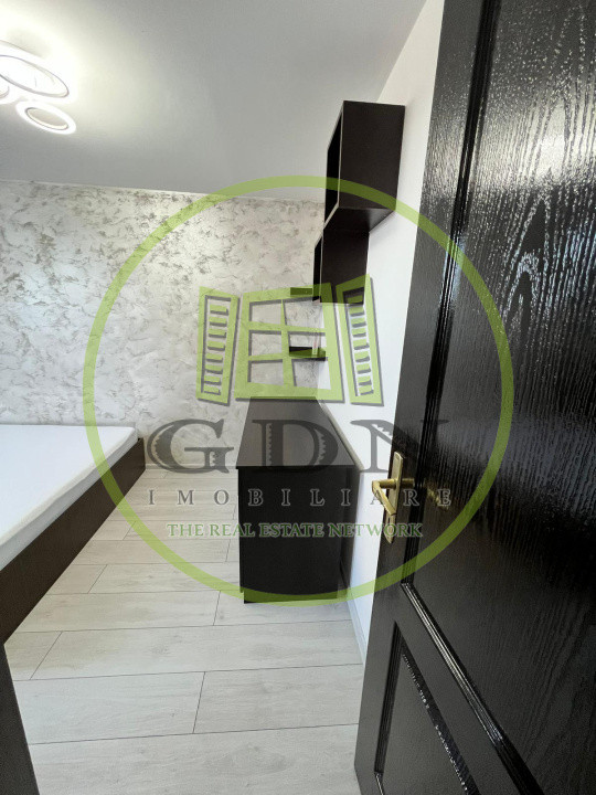 Apartament 3 camere 60m2 de vanzare - Semaforului