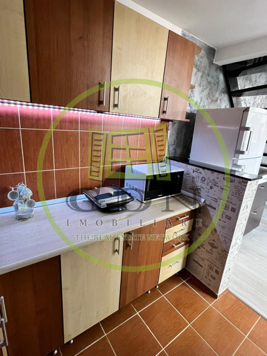 Apartament 3 camere 60m2 de vanzare - Semaforului