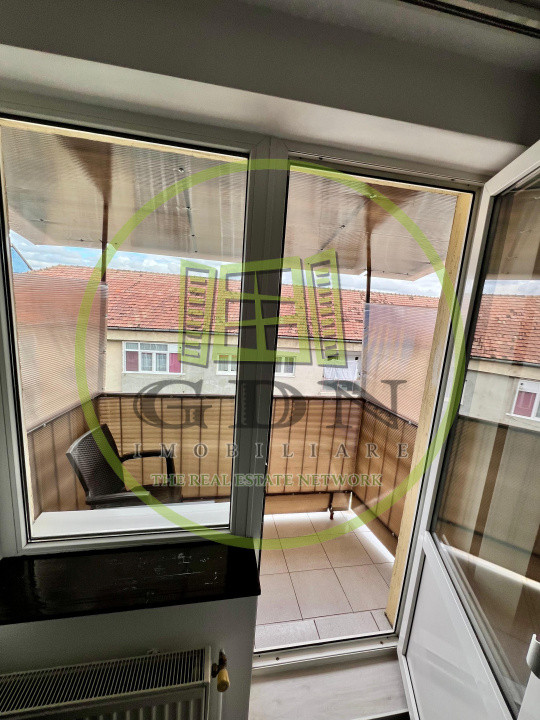 Apartament 3 camere 60m2 de vanzare - Semaforului