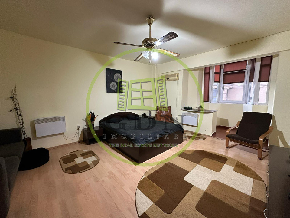 Garsoniera 40 mp, decomandata, Centru, Zona Universitatea din Craiova