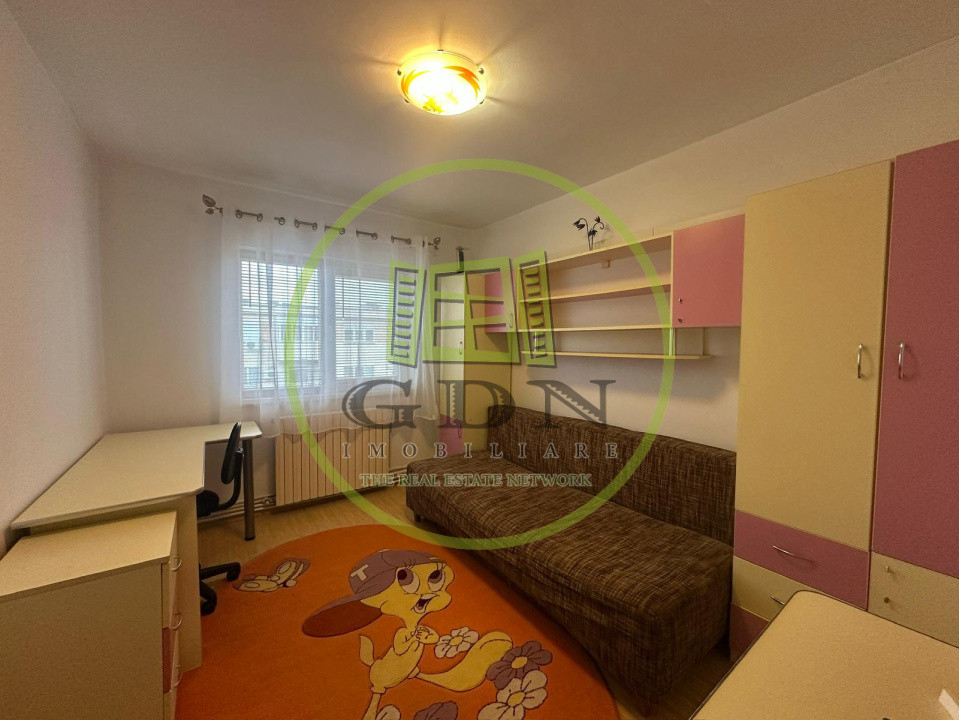 Apartament 3 camere, 64 mp, cartier Rovine, zona Damarin