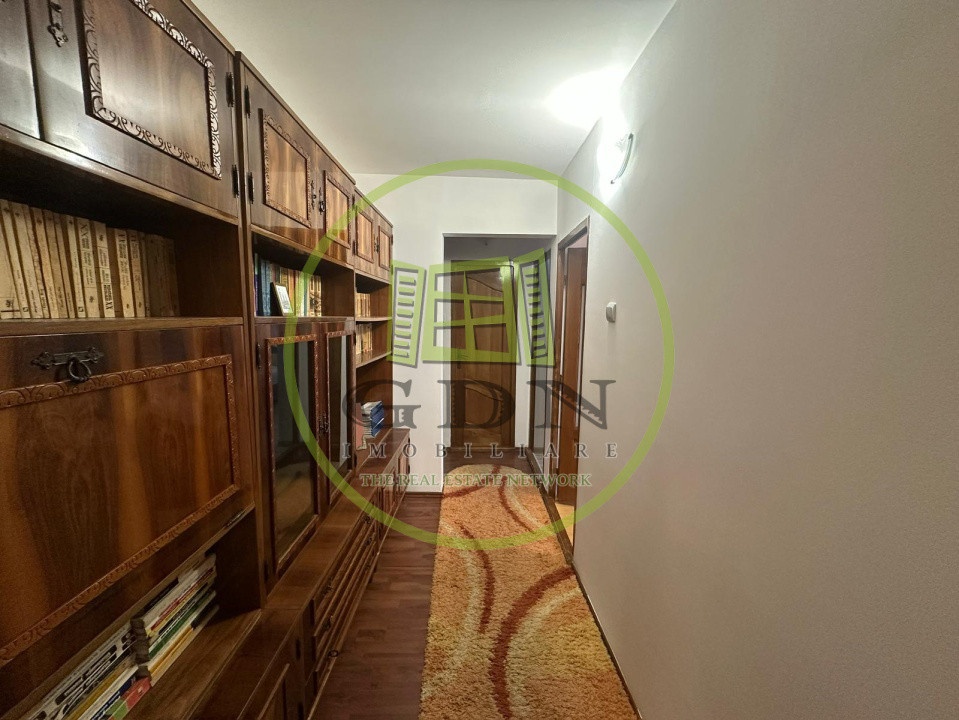 Apartament 3 camere, 64 mp, cartier Rovine, zona Damarin