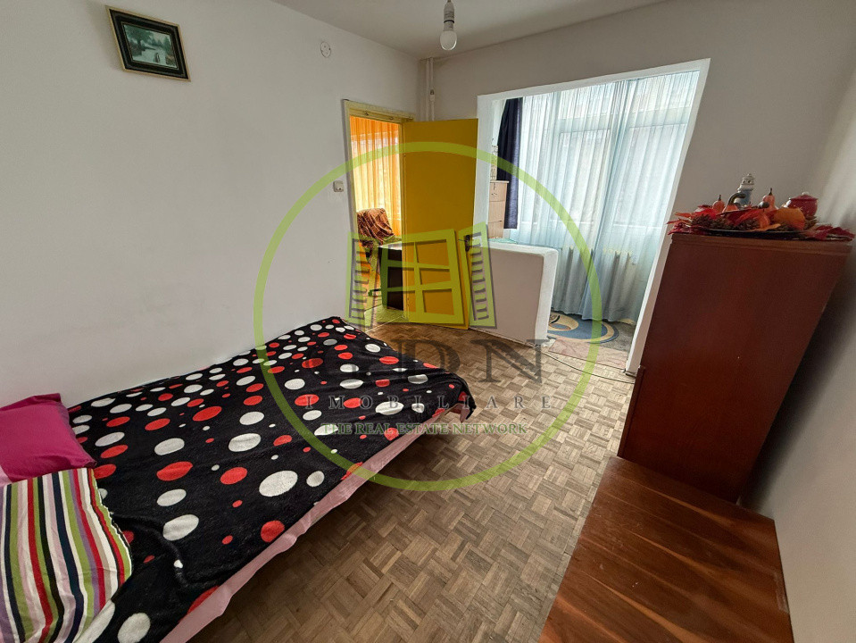 Apartamemt 2 camere, semidecomandat, 42mp, etajul 1, Craiovita, zona Racheta