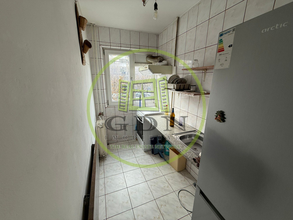 Apartamemt 2 camere, semidecomandat, 42mp, etajul 1, Craiovita, zona Racheta