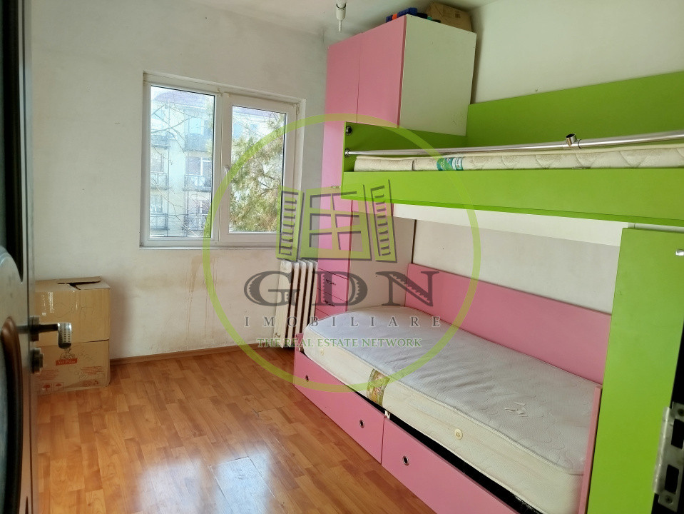 Apartament 3 camere, Velența, zona Războieni