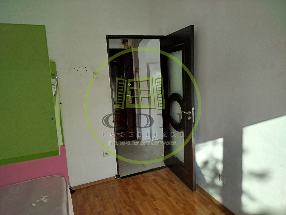 Apartament 3 camere, Velența, zona Războieni