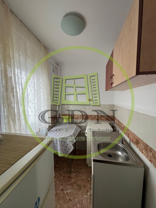 Garsonieră de închiriat, aproape de parcul Sub Arini!