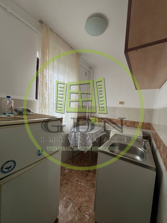 Garsonieră de închiriat, aproape de parcul Sub Arini!