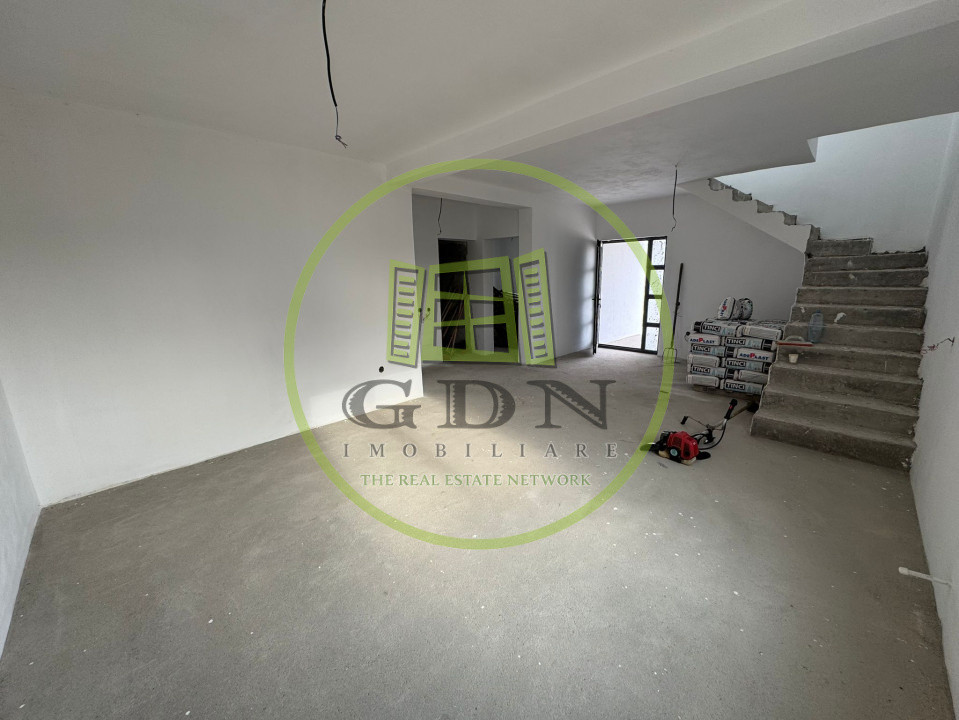 Casa, P+E, 5 camere, 383mp teren, Malu Mare, Preajba