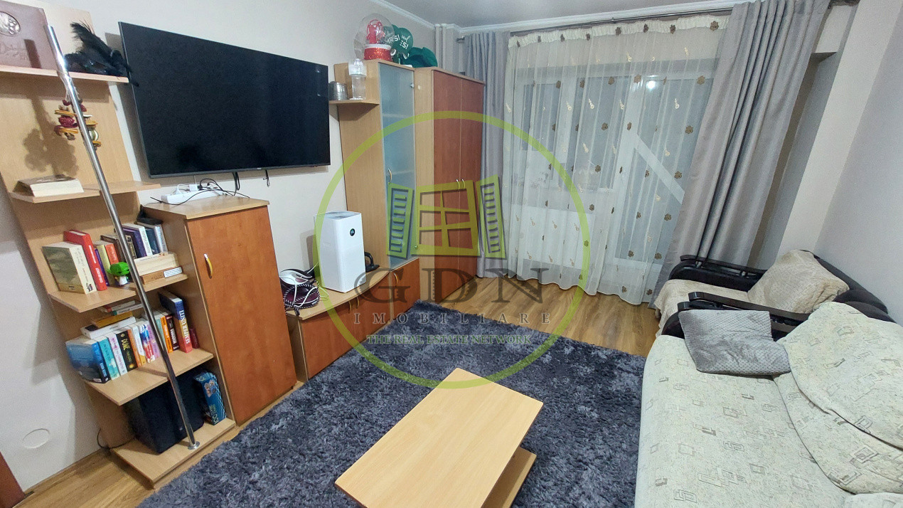Apartament doua camere decomandat, etajul 3, Calea Bucuresti, zona Sucpi