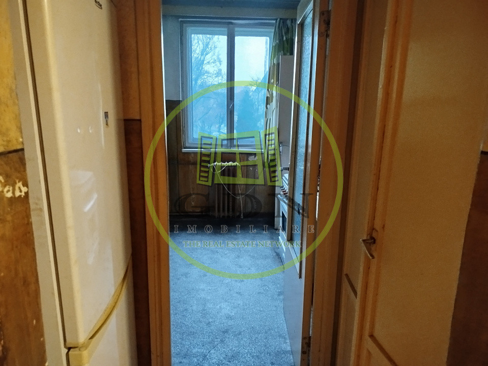 Apartament 4 camere, decomandat, zona Dacia