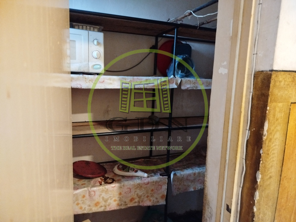 Apartament 4 camere, decomandat, zona Dacia