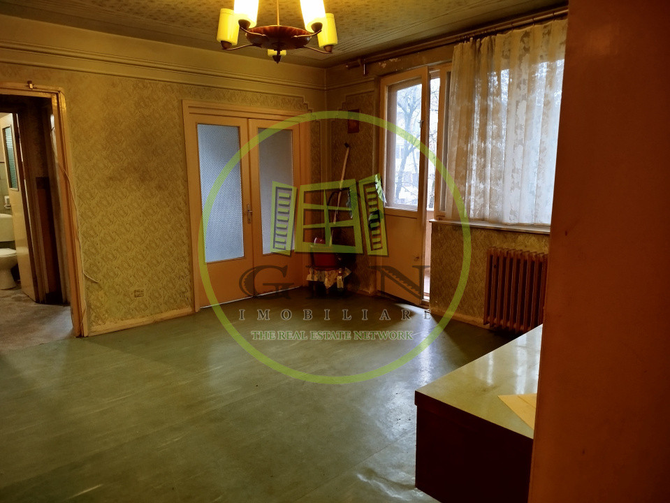 Apartament 4 camere, decomandat, zona Dacia