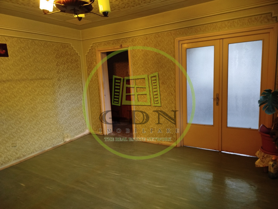 Apartament 4 camere, decomandat, zona Dacia