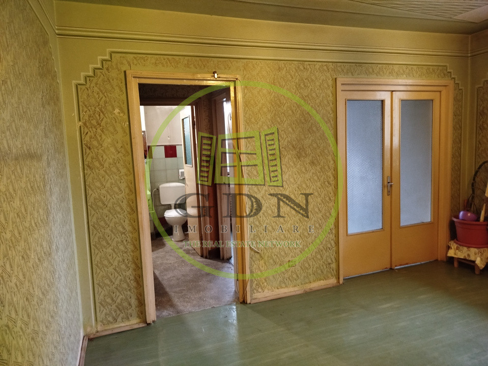 Apartament 4 camere, decomandat, zona Dacia