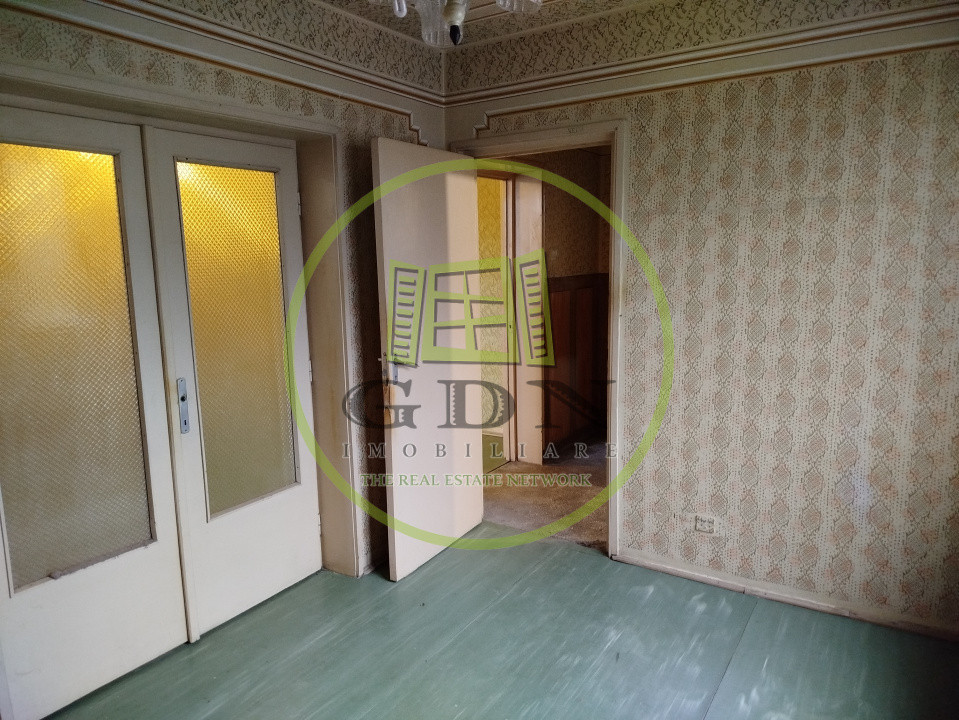 Apartament 4 camere, decomandat, zona Dacia