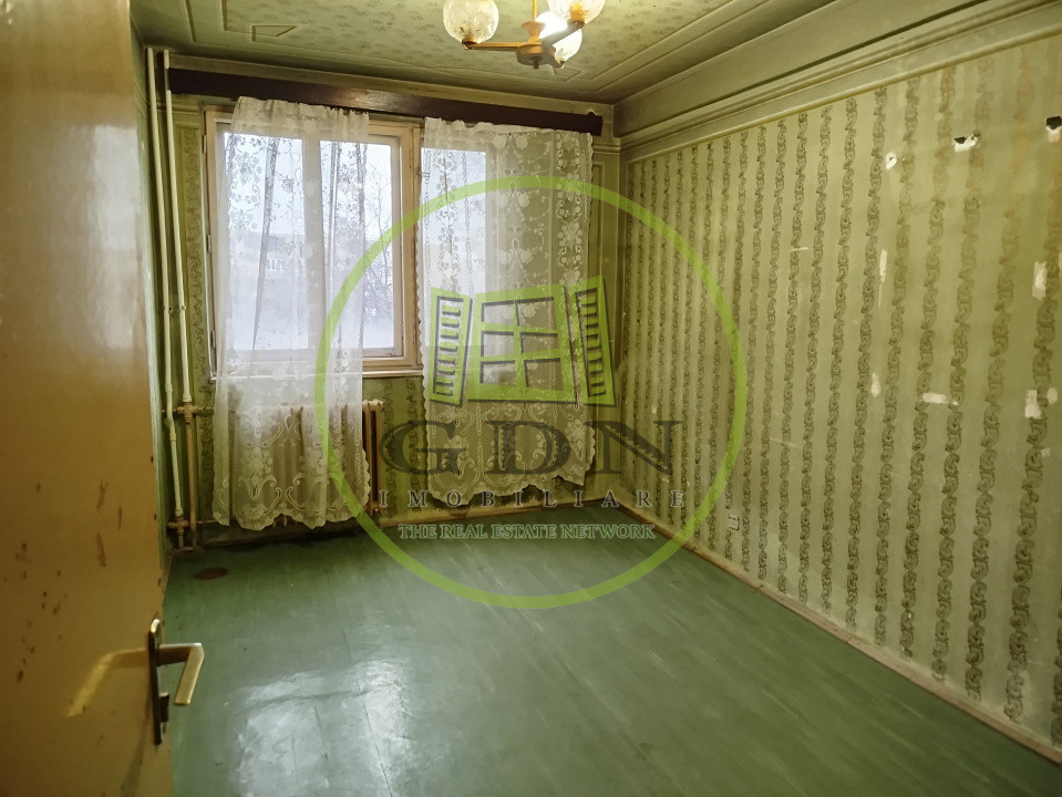 Apartament 4 camere, decomandat, zona Dacia