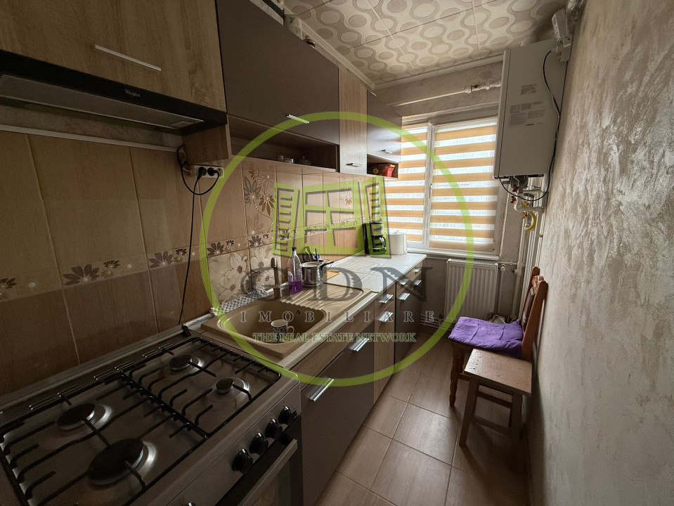 Apartament 2 camere semidecomandat, 40mp, Craiovita, zona Niela 