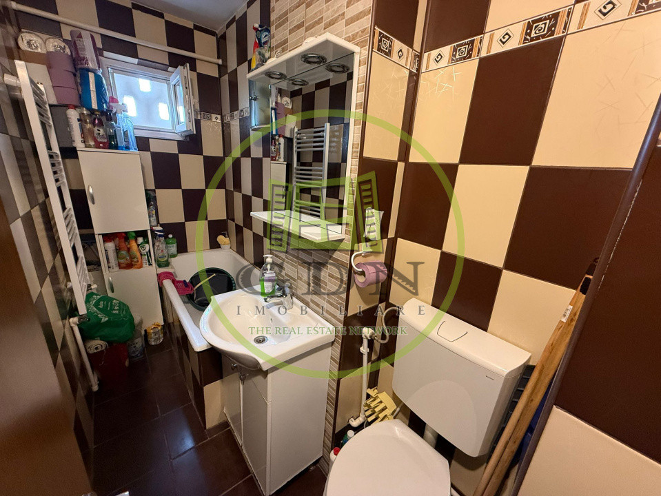 Apartament 2 camere semidecomandat, 40mp, Craiovita, zona Niela 