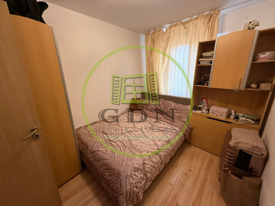 Apartament de 3 camere, semidecomandat, 55mp, Craiovita Noua, zona Lidl 