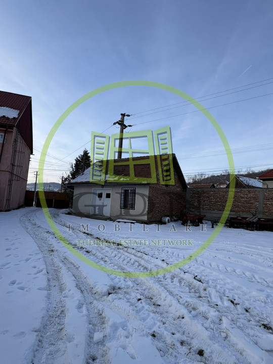 🏡 Casă cu anexe și teren 1.000 mp – Central Alămor