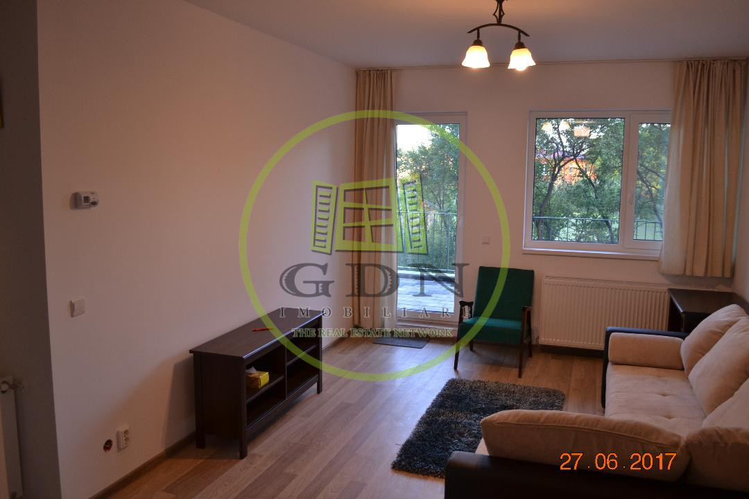 Apartament de închiriat în bloc nou!