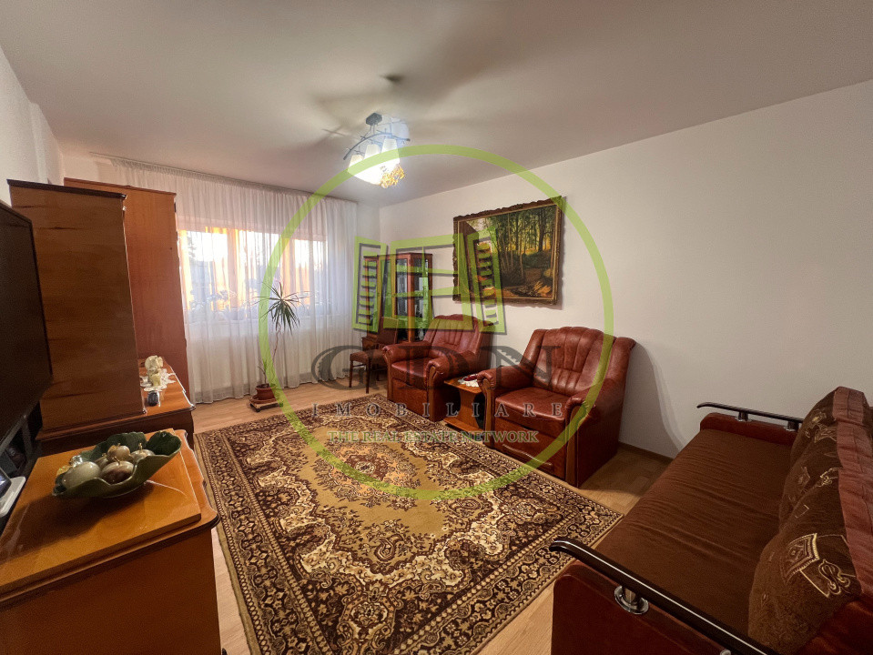 Apartament 3 camere, cartier Sarari, zona Liceul Henri Coanda 