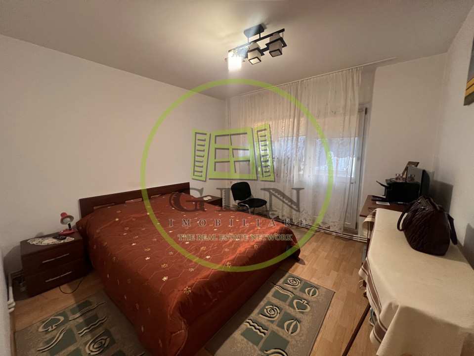 Apartament 3 camere, cartier Sarari, zona Liceul Henri Coanda 