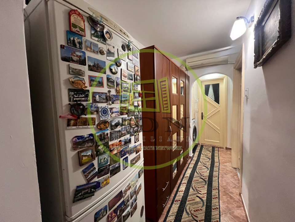 Apartament 3 camere, cartier Sarari, zona Liceul Henri Coanda 